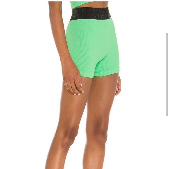 Free People Seamless Short in Fresh Cut, Size M/L New - Picture 1 of 5